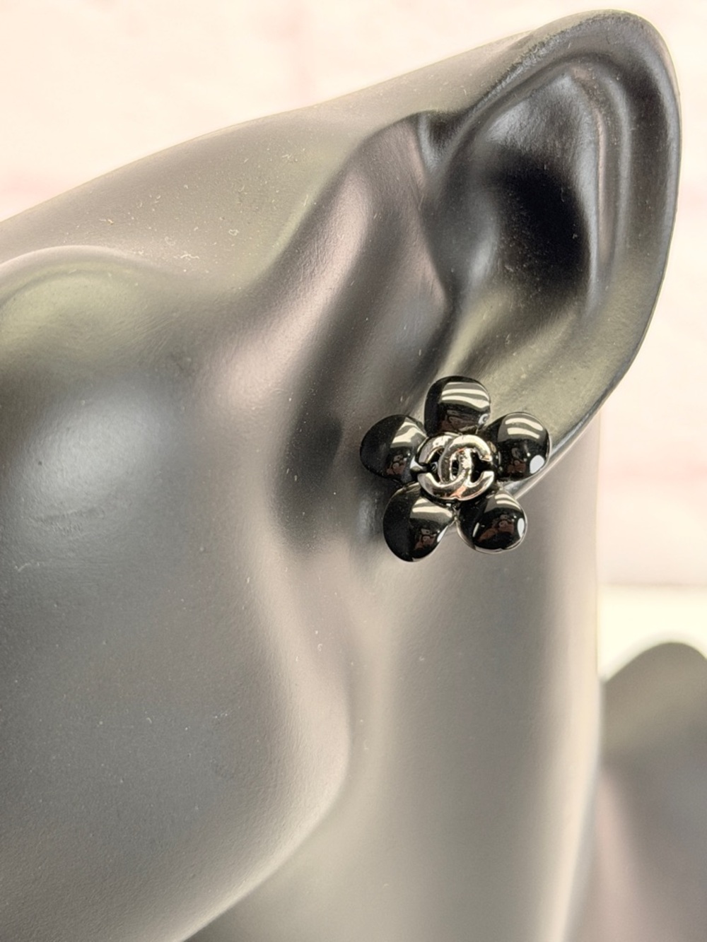 Chanel Coco Flower Cc Black Stud Earrings 05P - Picture 4 of 8